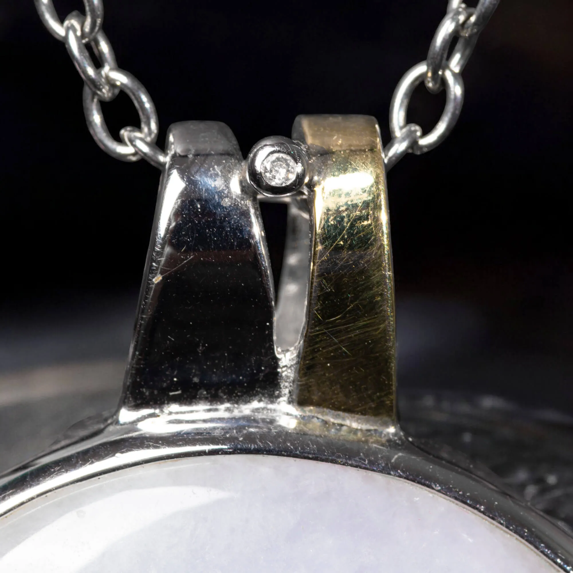 Eterna Armonia: Ciondolo in Giada Lavanda, Ametista e Smeraldo.
