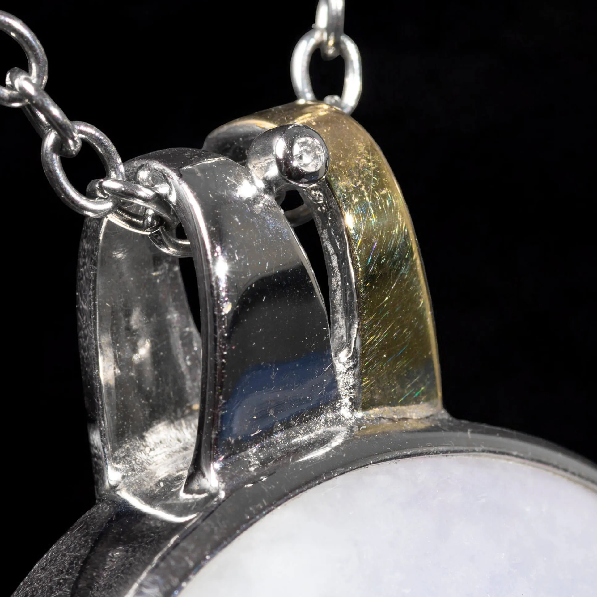 Eterna Armonia: Ciondolo in Giada Lavanda, Ametista e Smeraldo.