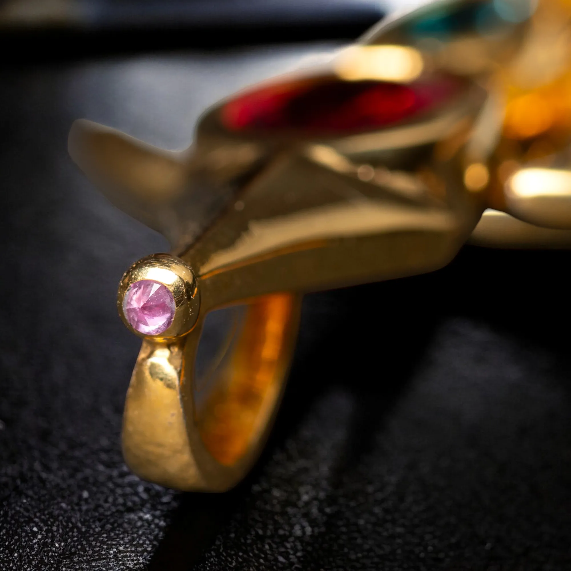 Capolavoro di Gioielleria: Argento Placcato oro 18K con Tormaline e Diamanti.
