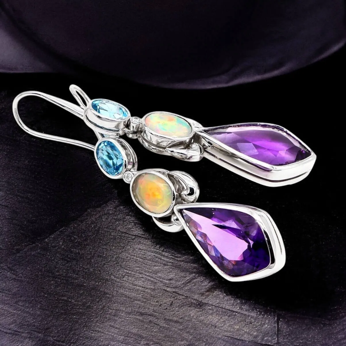 Orecchini in Argento con Opale, Diamante, Ametista e Topazio.