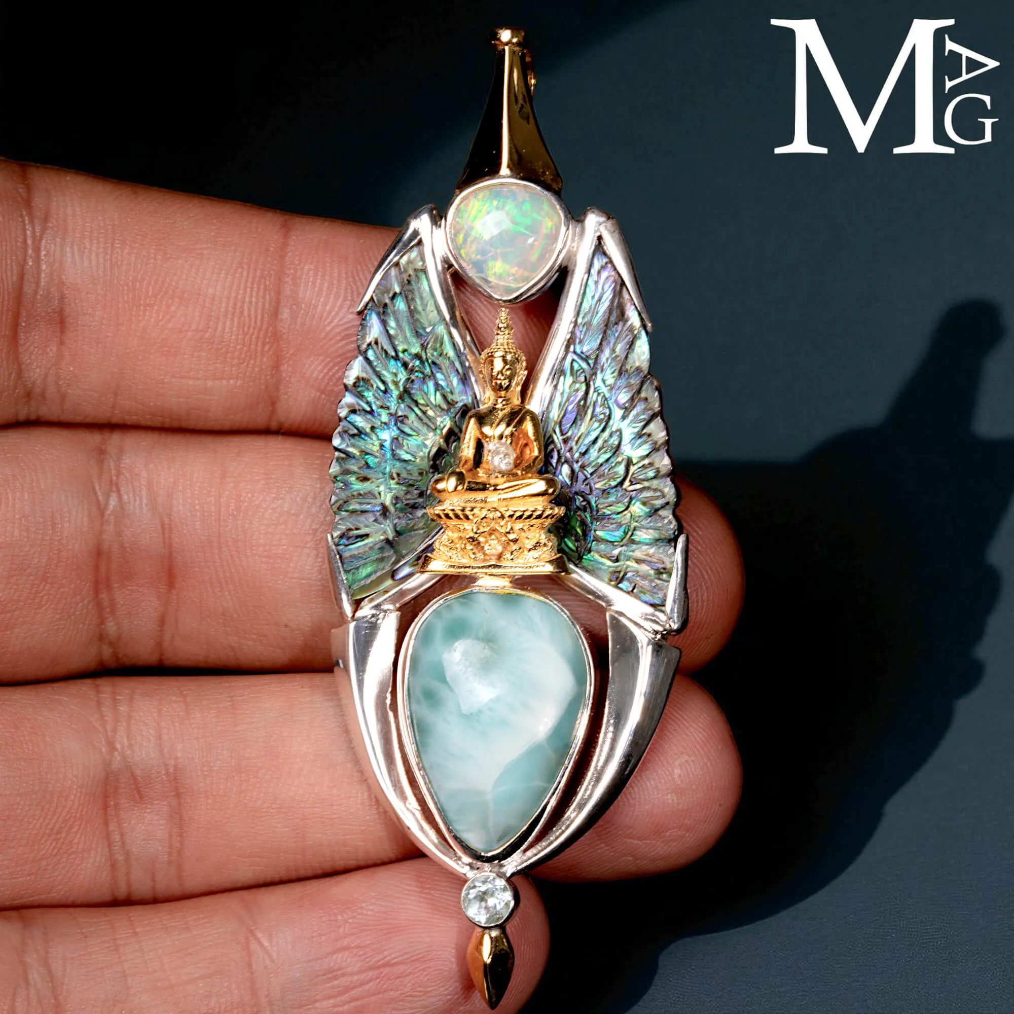 Gioiello in Argento con Buddha, Larimar, Opale, Paua Shell e Diamantino.