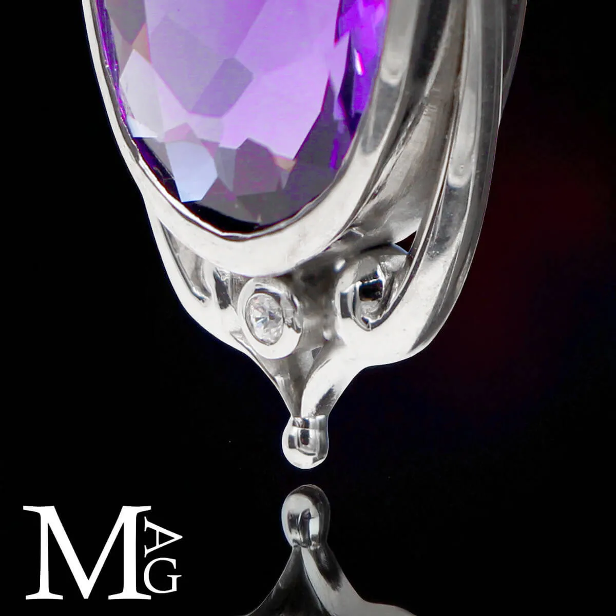 Orecchini in Argento con Ametista Boliviana, Peridoto e Diamanti – Design Contemporaneo ed Elegante.