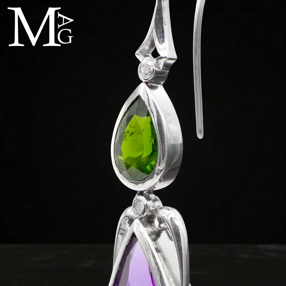 Orecchini in Argento con Ametista Boliviana, Peridoto e Diamanti – Design Contemporaneo ed Elegante.