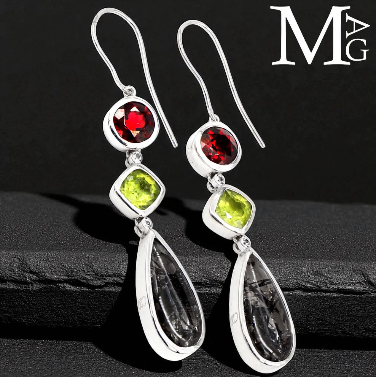 Orecchini in Argento con Granato, Peridoto, Quarzo Tormalinato e Diamantini.