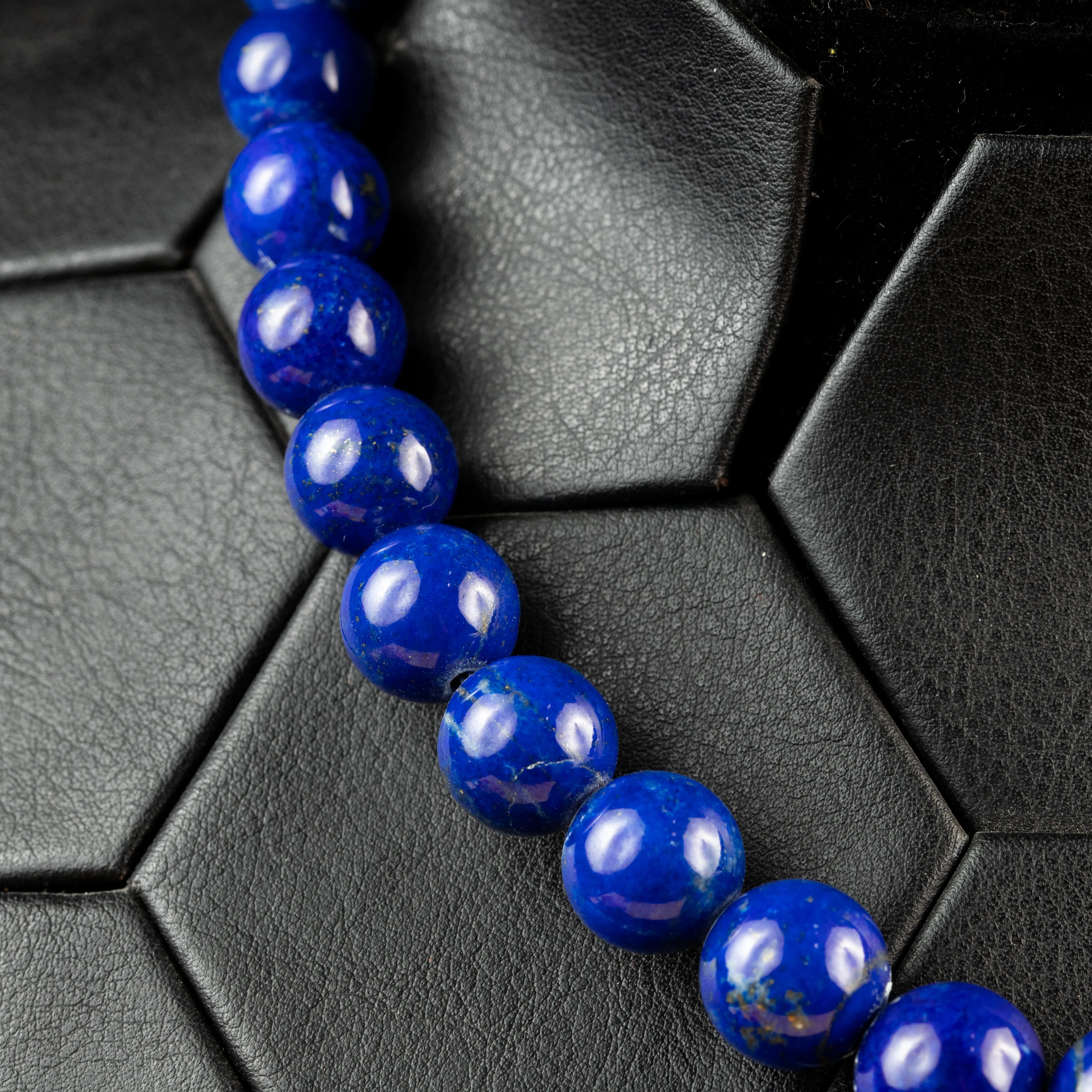 Collana in Lapislazzuli Royal Blue: Eleganza e Connessione Spirituale.