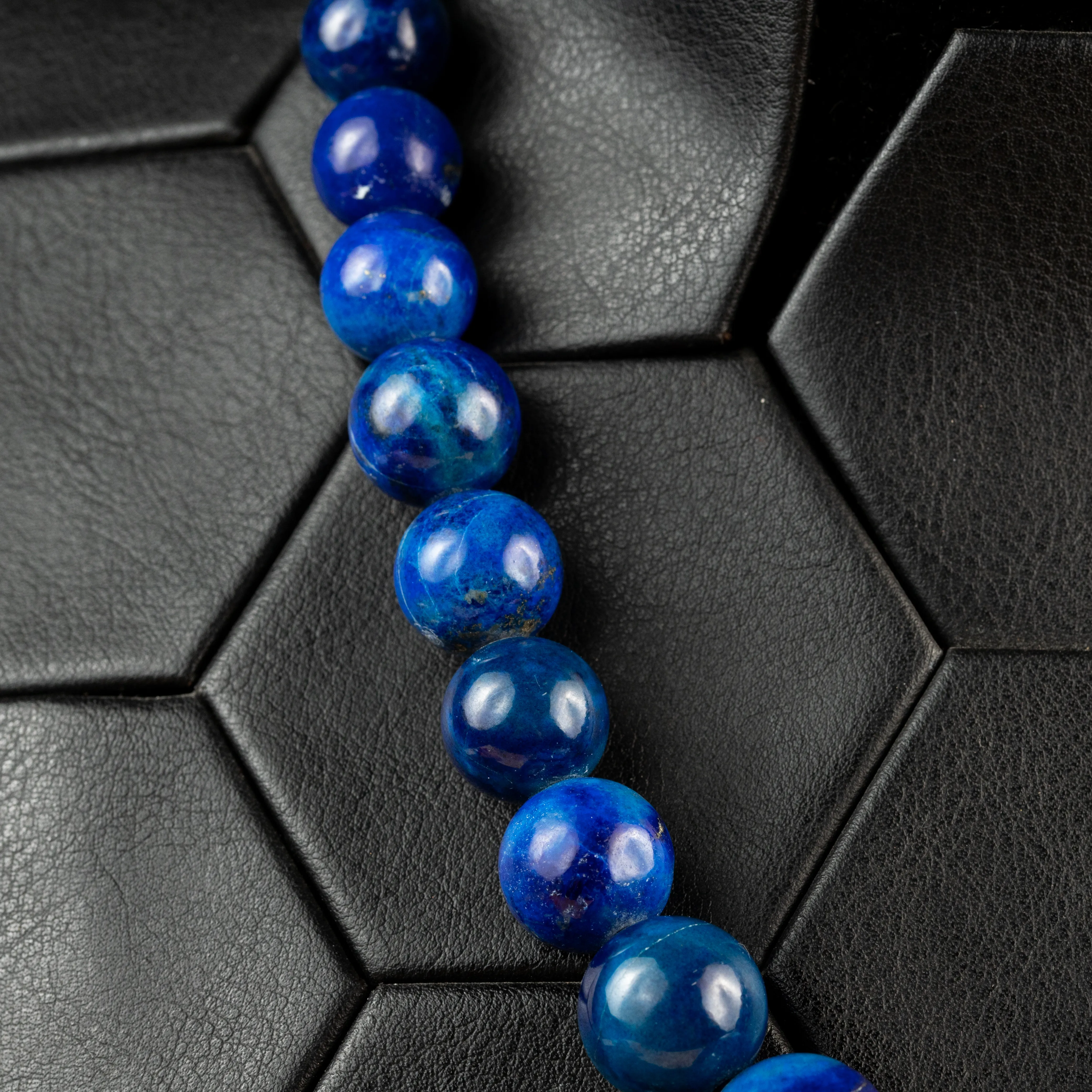Collana in Lapislazzuli: Eleganza Blu e Connessione Spirituale.