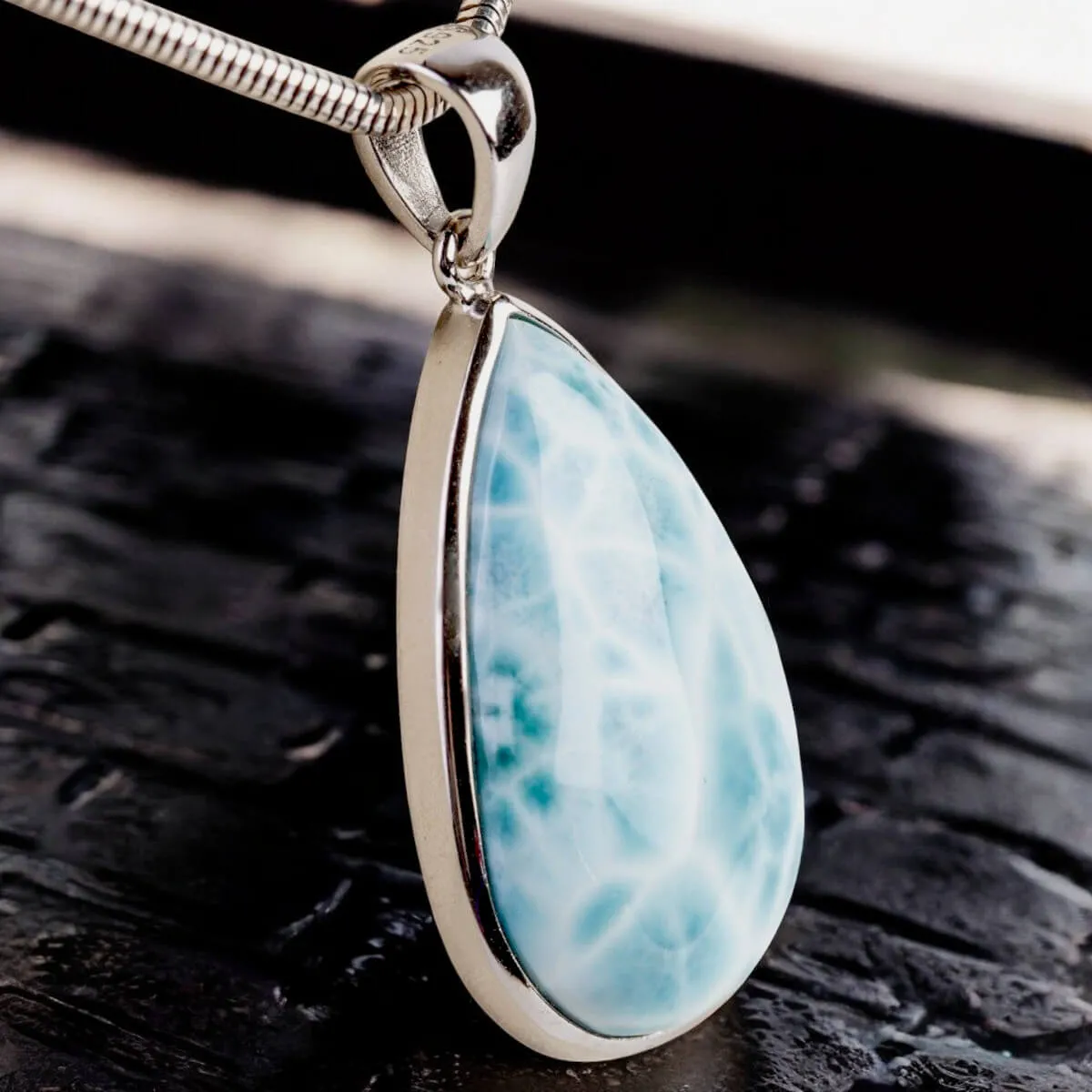 Ciondolo in Argento con Larimar, la Pietra della Guarigione e dell'Illuminazione.