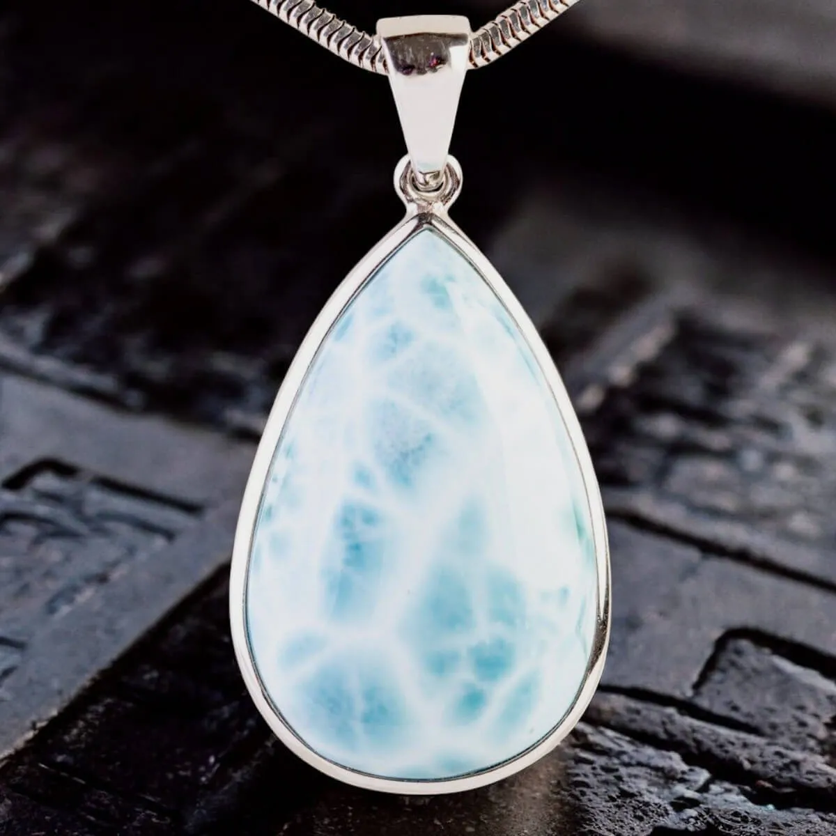 Ciondolo in Argento con Larimar, la Pietra della Guarigione e dell'Illuminazione.