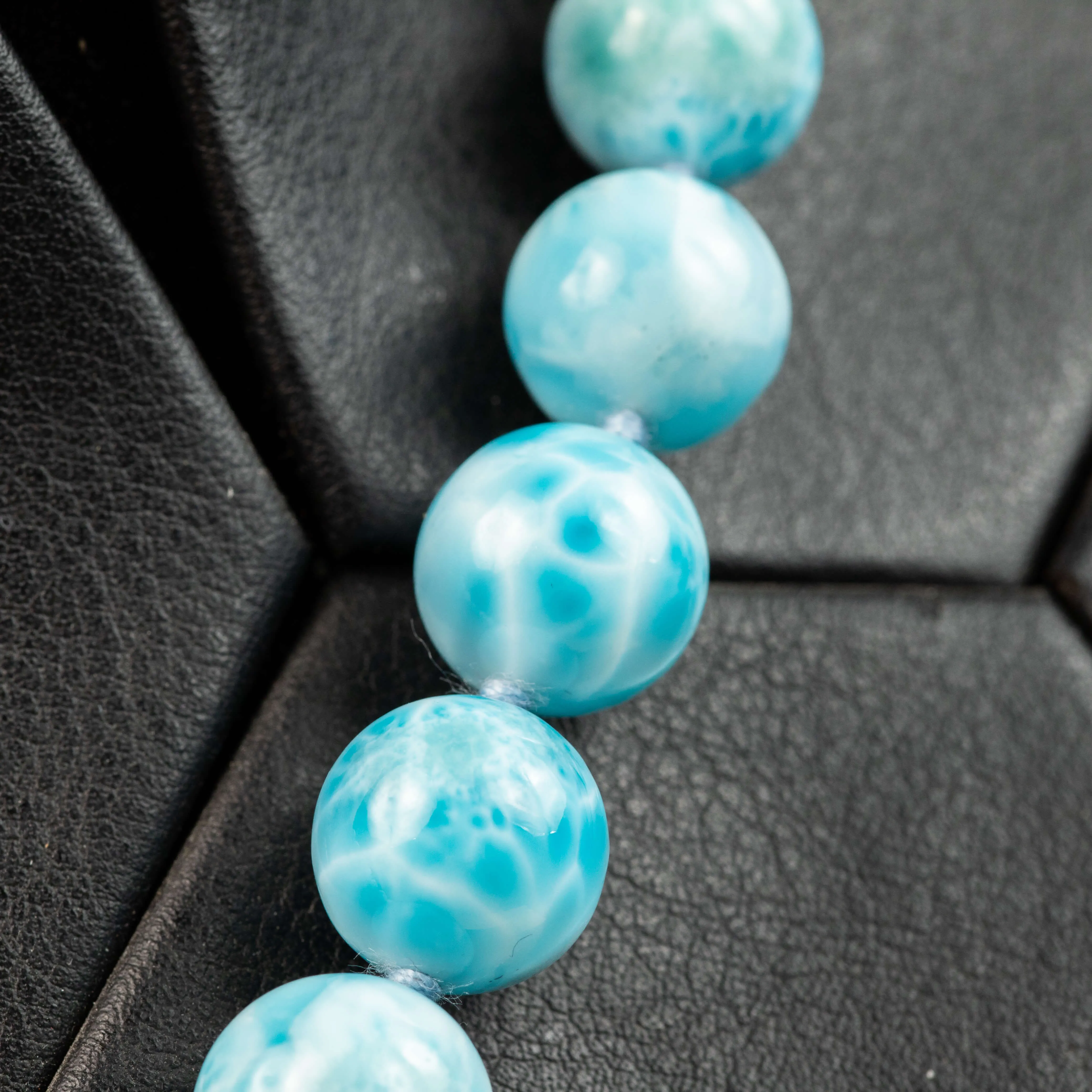 Esclusiva Collana di Perle di Larimar dei Caraibi.