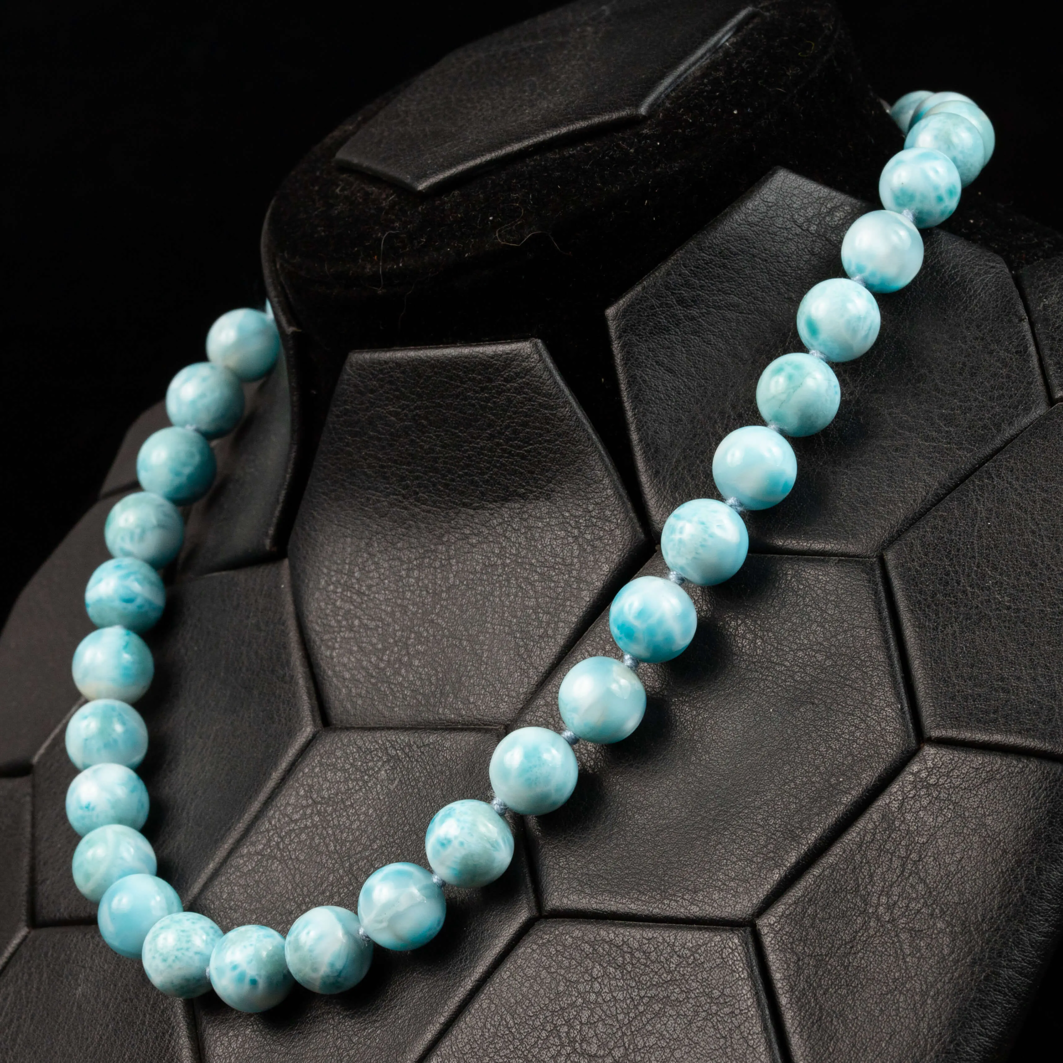 Collana Esclusiva di Perle di Larimar dei Caraibi.