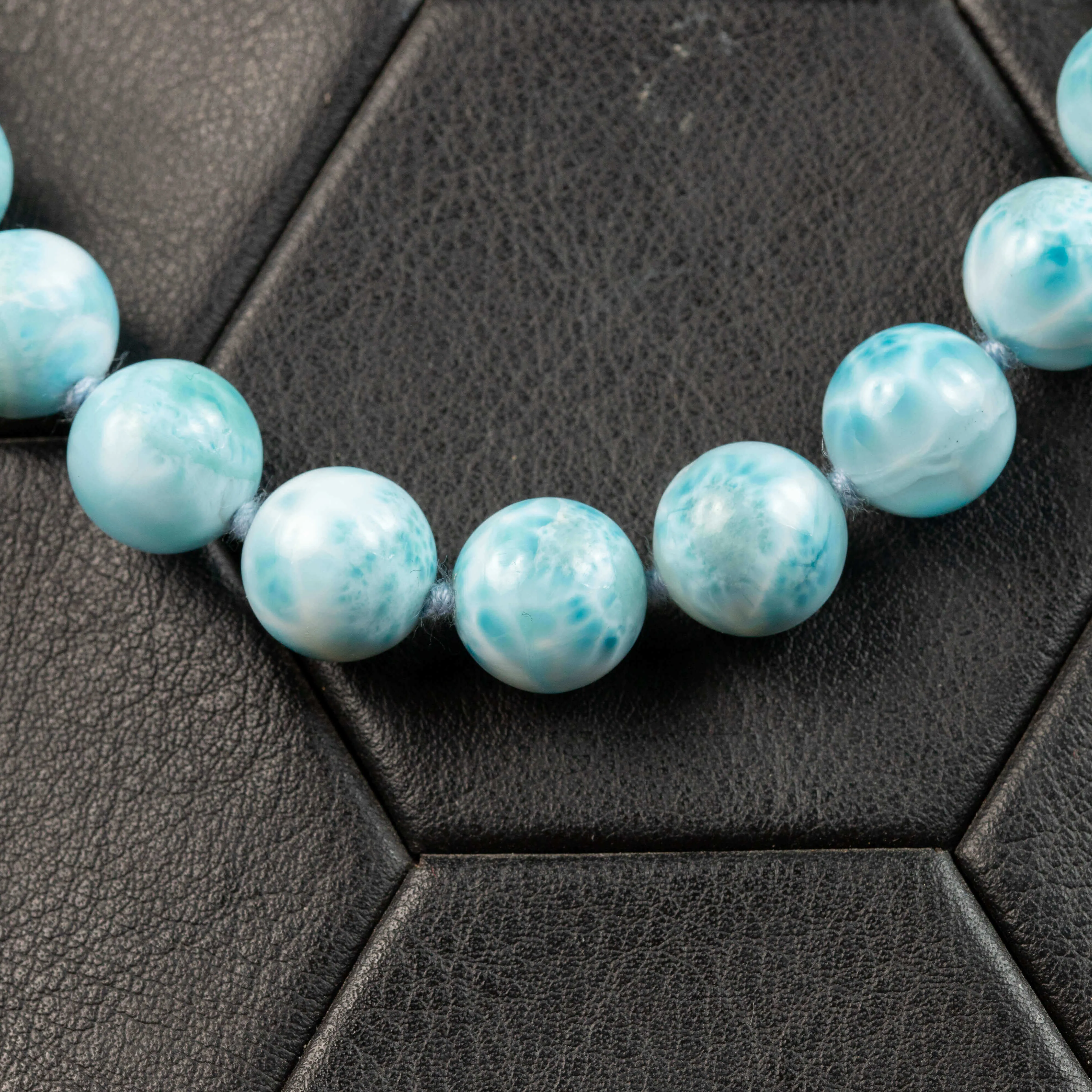 Collana Esclusiva di Perle di Larimar dei Caraibi.