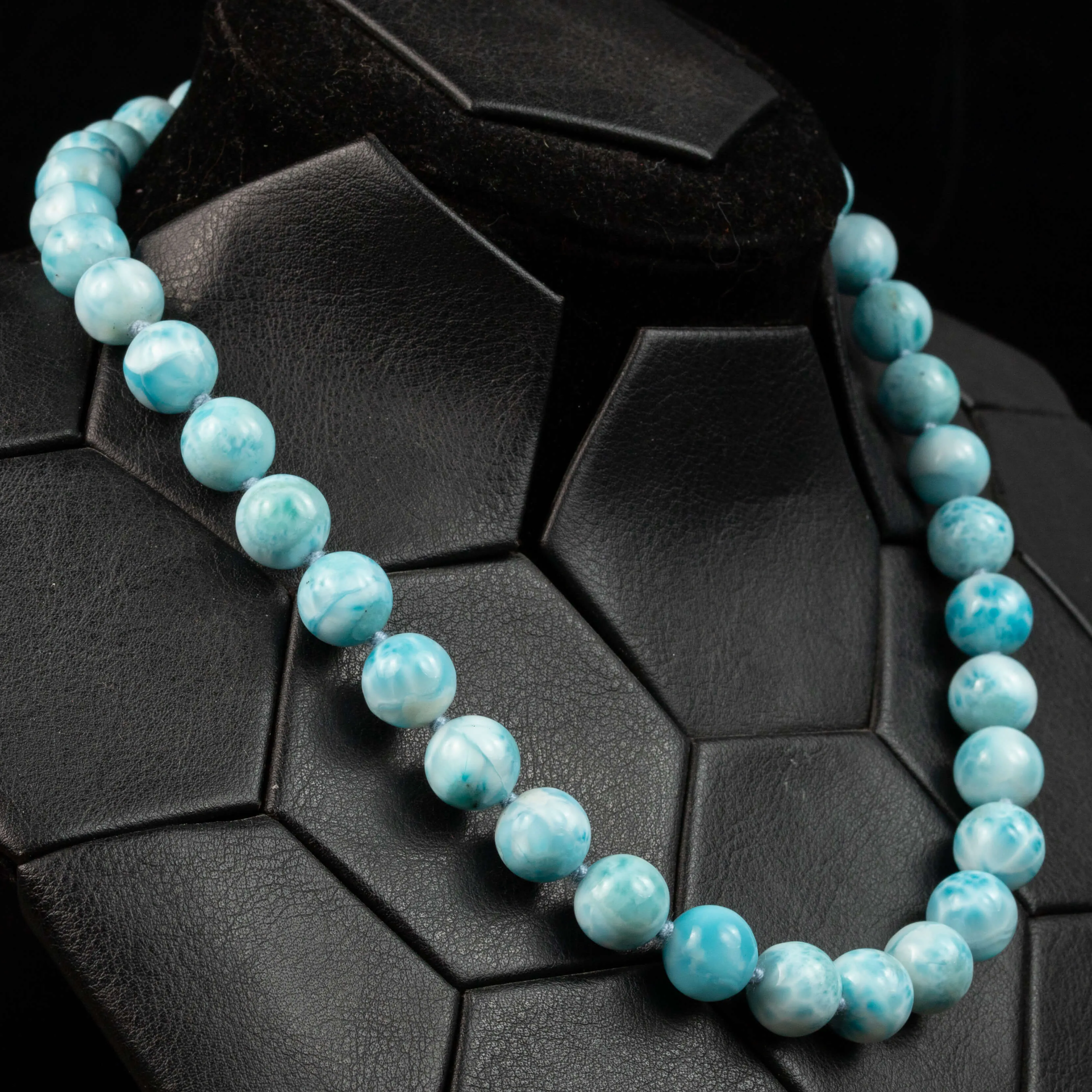 Collana Esclusiva di Perle di Larimar dei Caraibi.