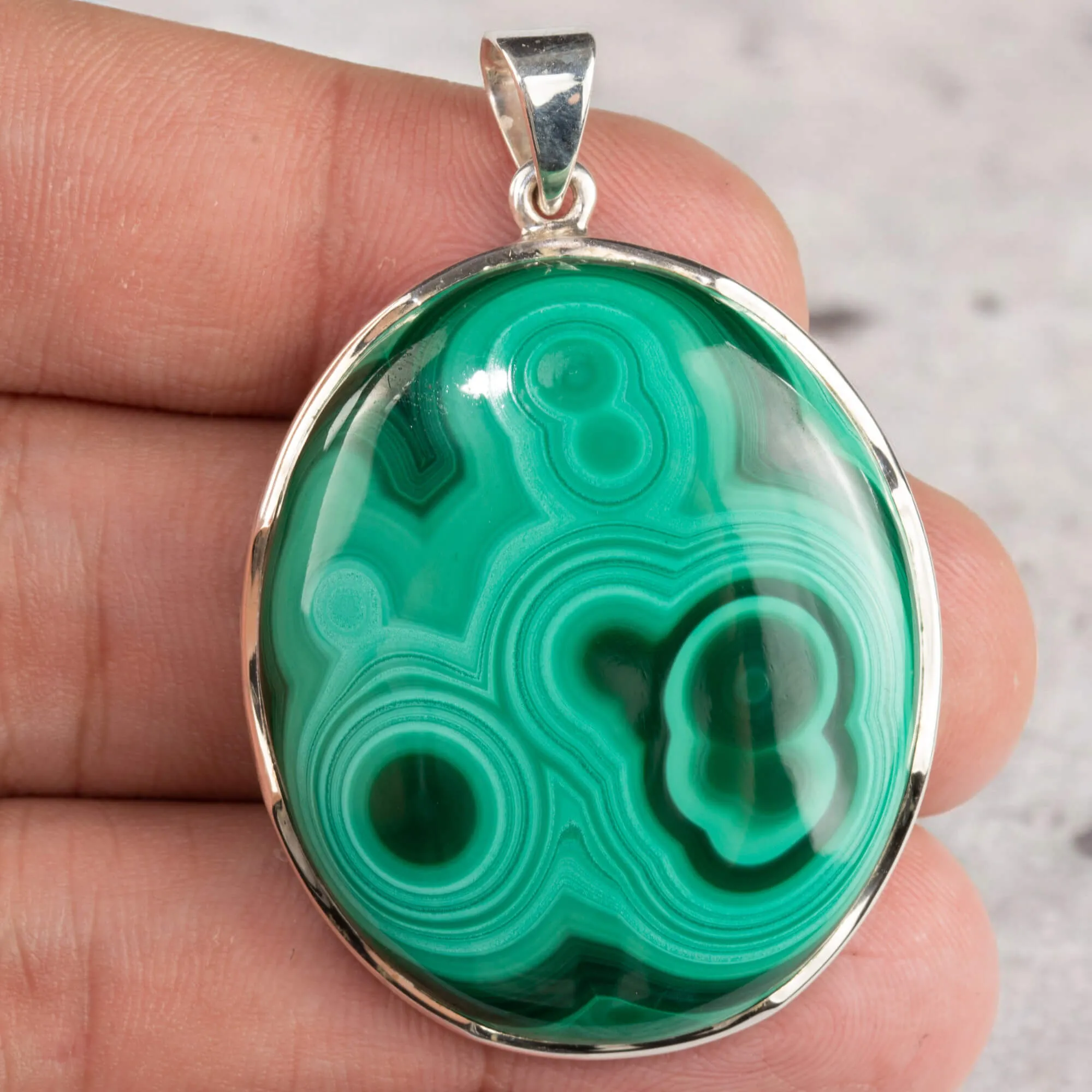 Ciondolo in Argento con Grande Malachite Cabochon.