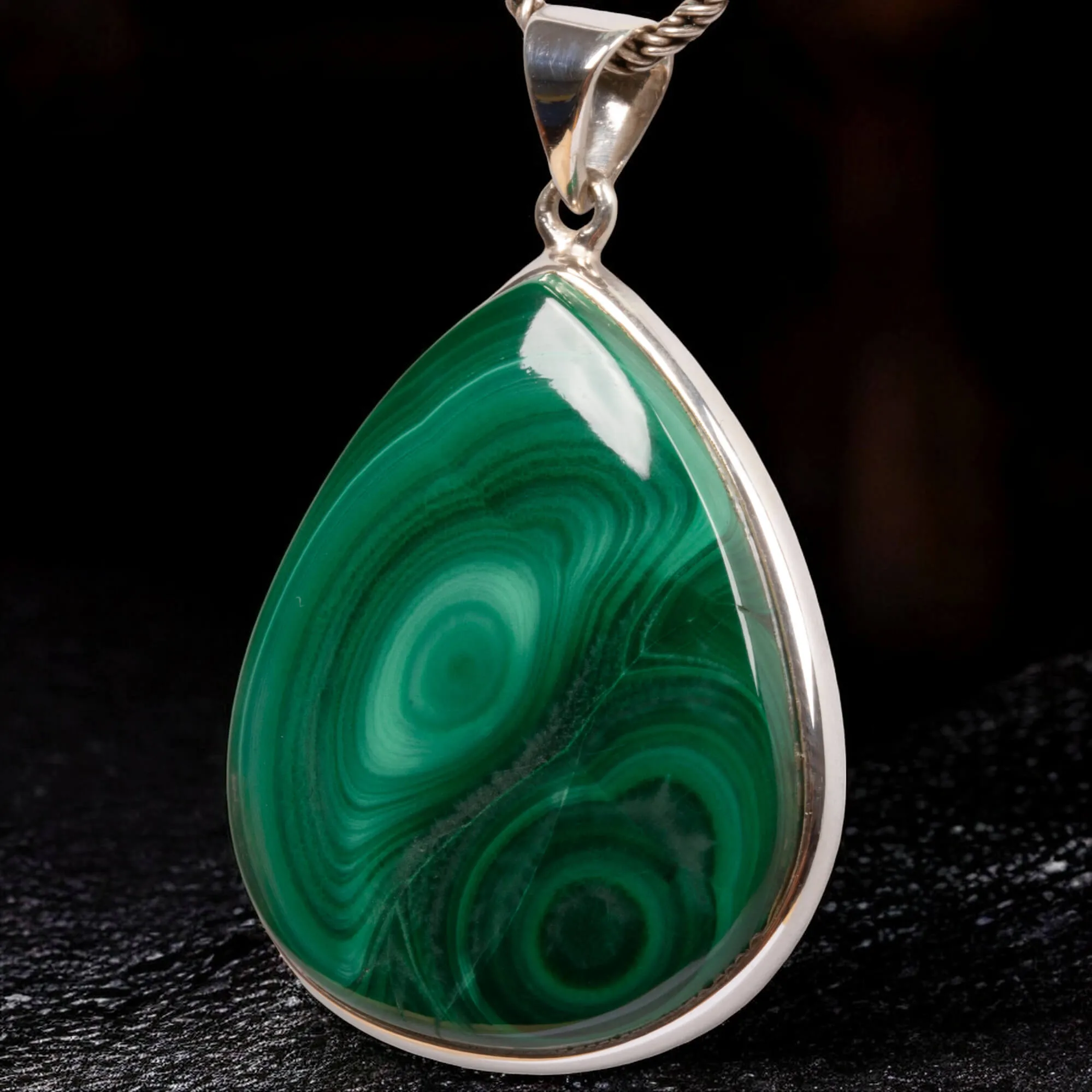 Ciondolo a Goccia in Argento con Malachite.