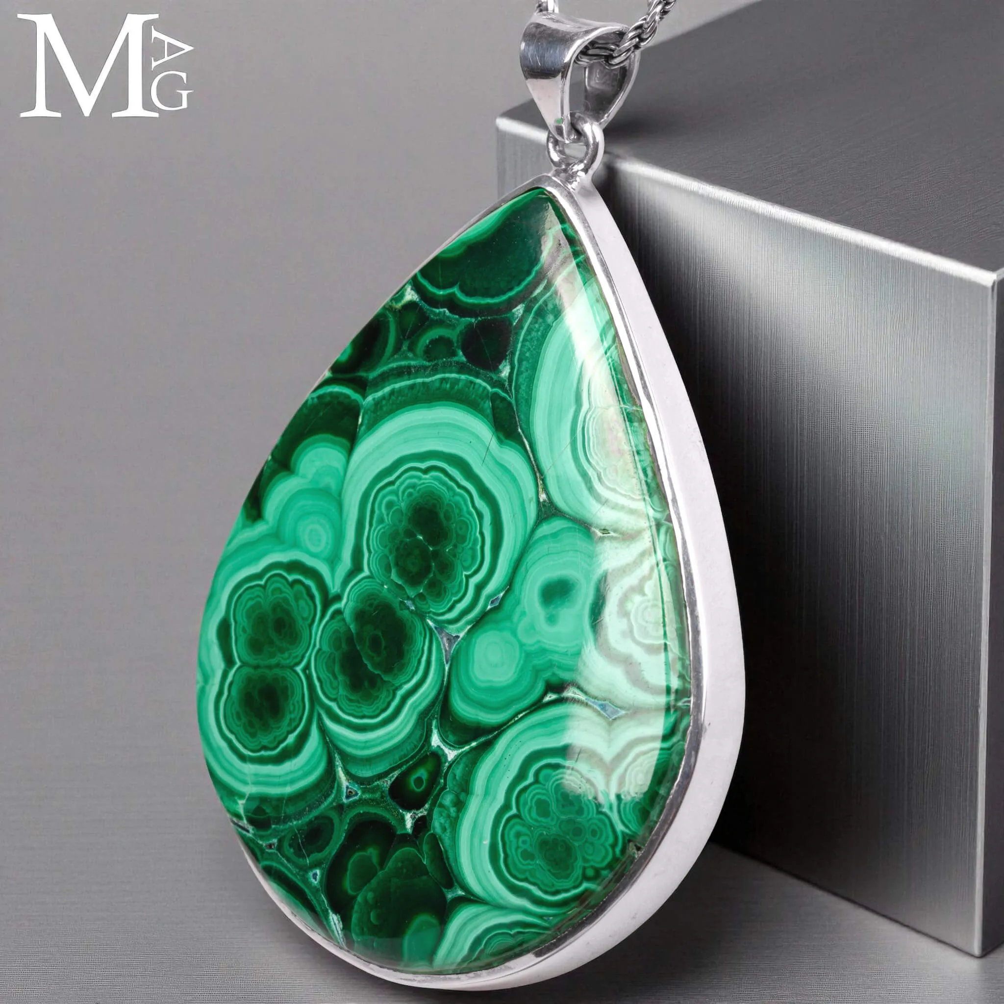 Ciondolo in Argento con Malachite del Congo.