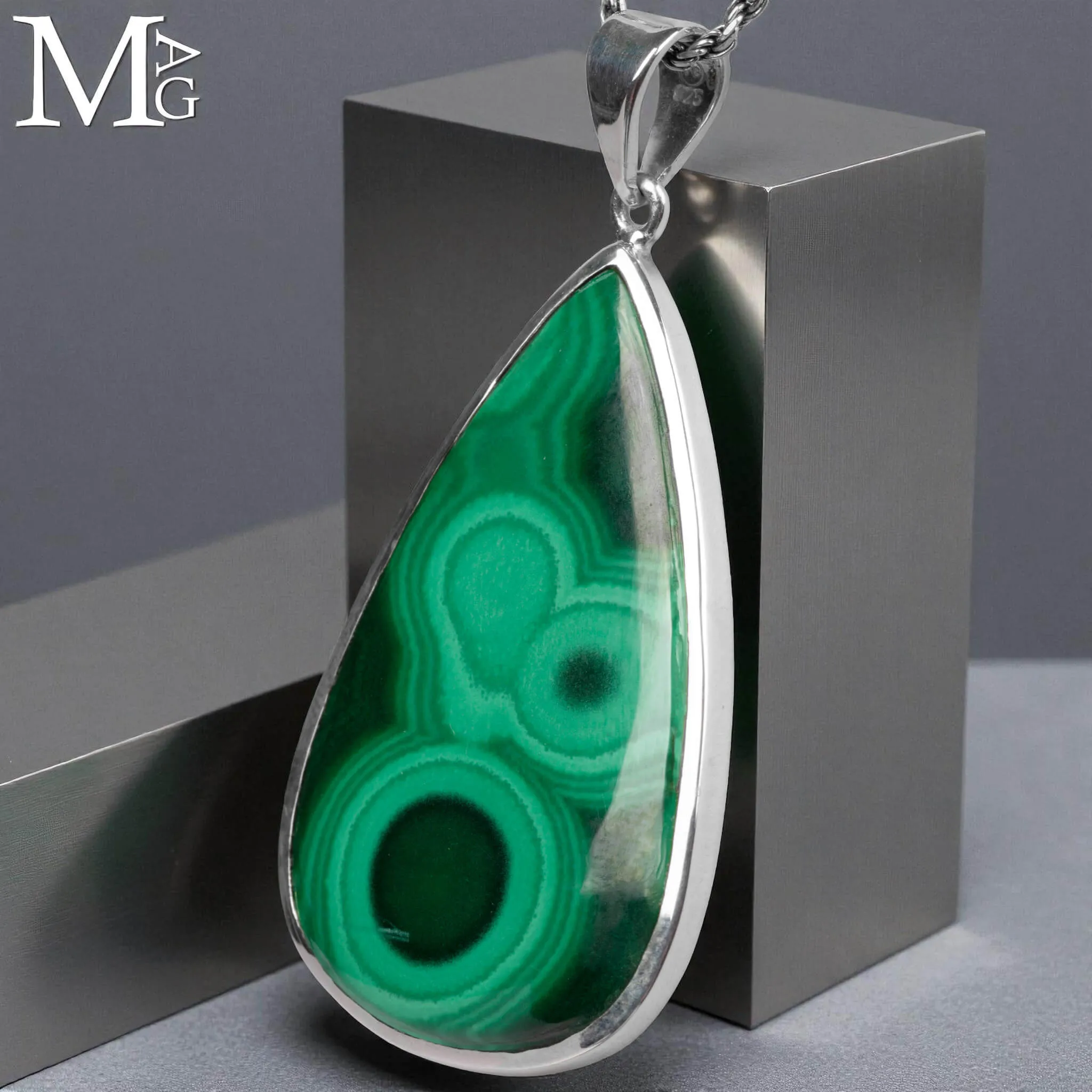 Ciondolo in Argento con Malachite - Astrattismo Concentrico.