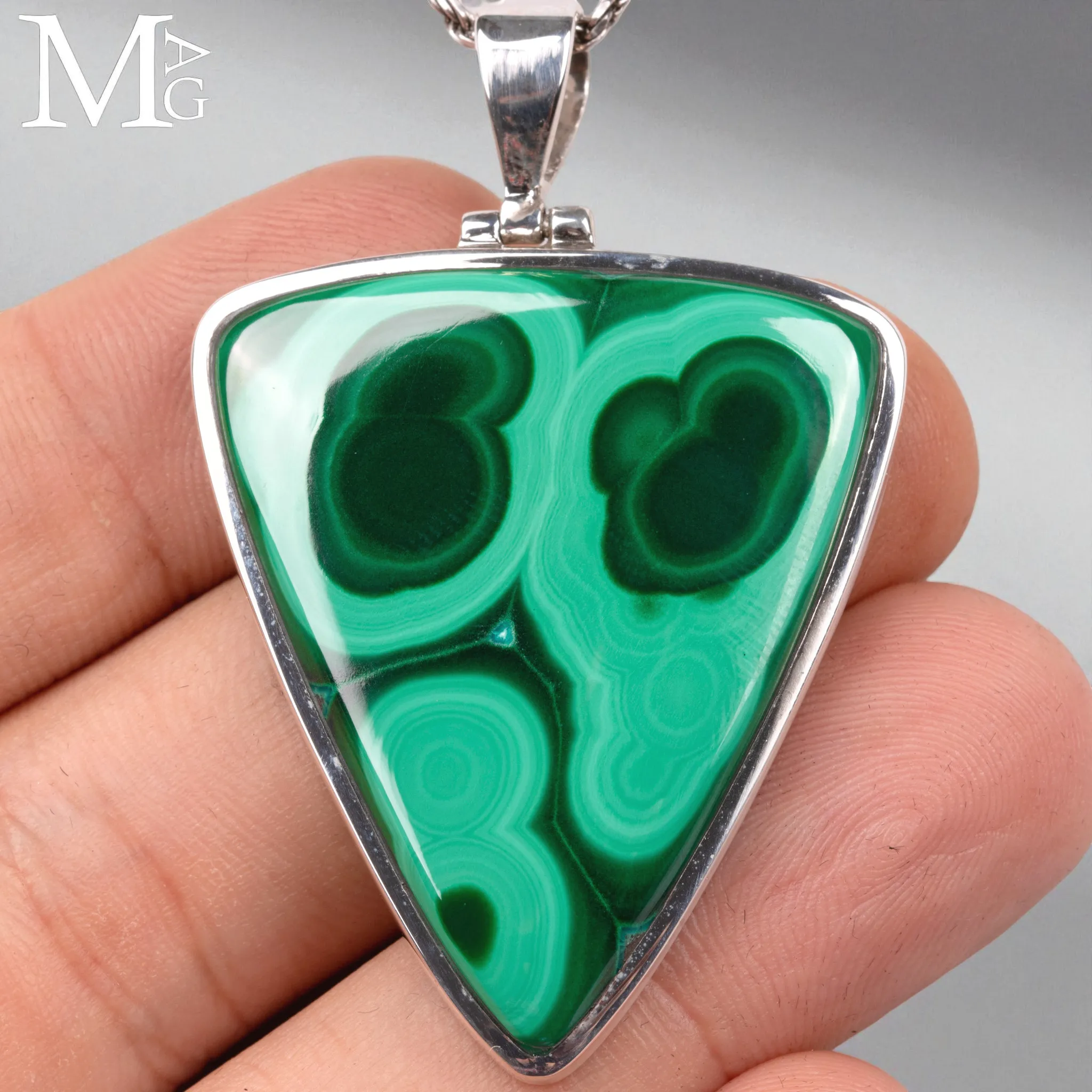 Ciondolo in Argento con Malachite Naturale.