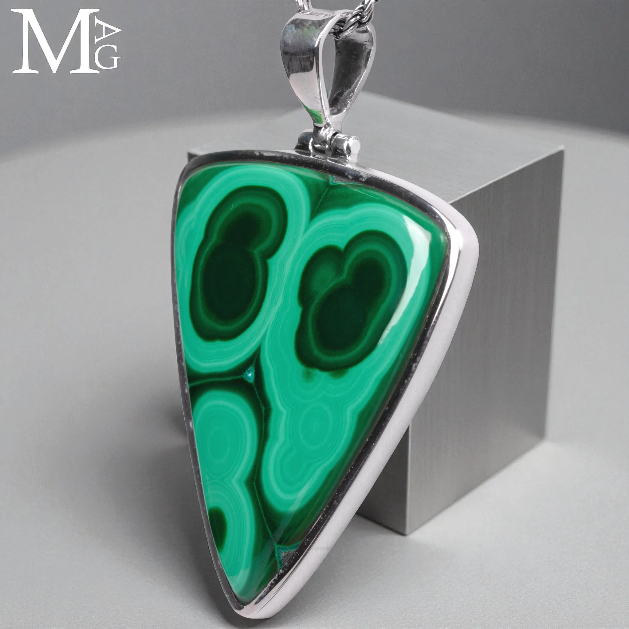 Ciondolo in Argento con Malachite Naturale.