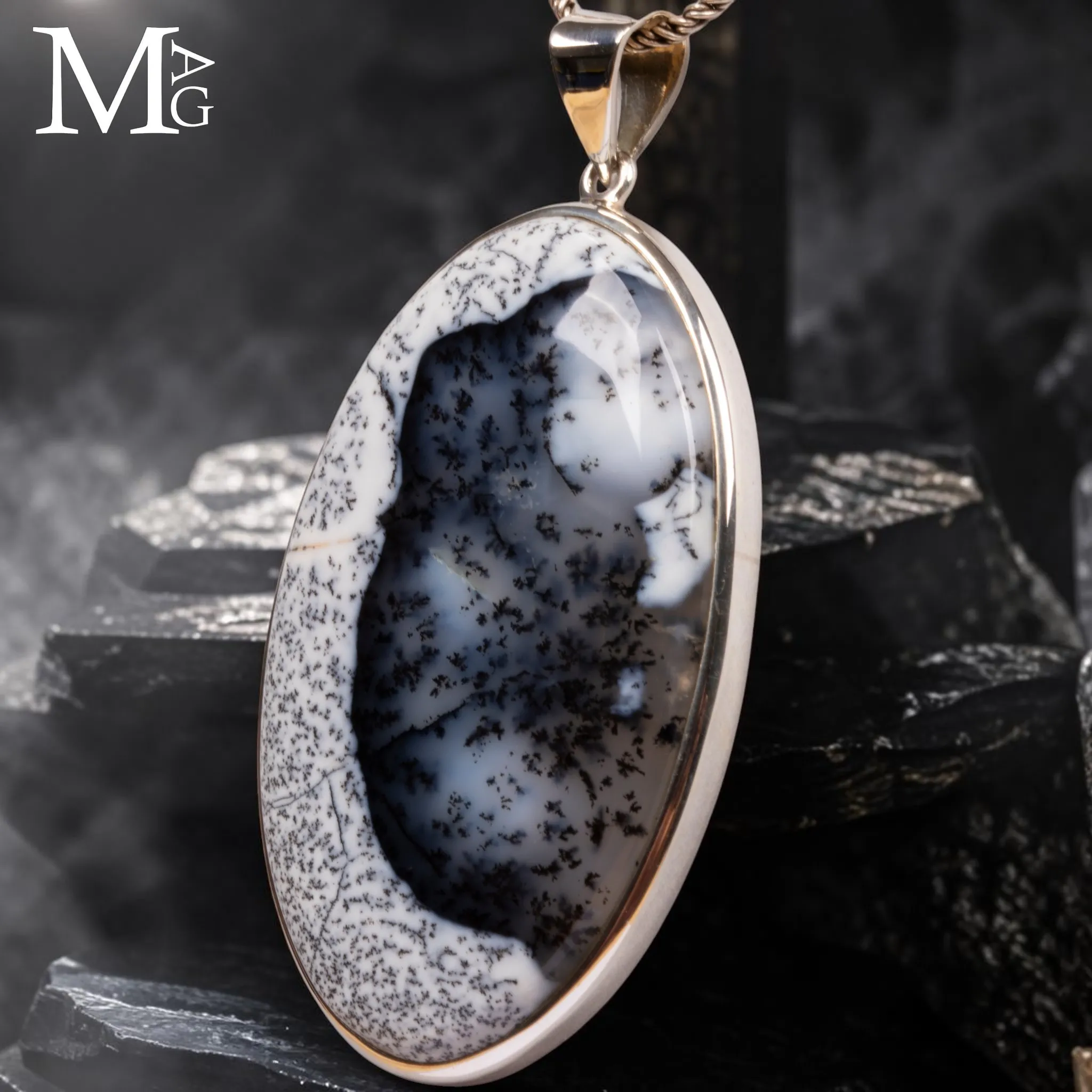 Ciondolo con Merlinite - Agata Dendritica.