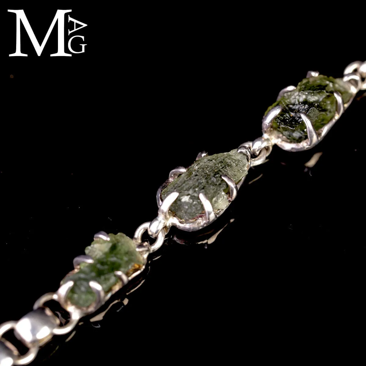 Bracciale in argento con Moldavite Naturale – Energia dallo Spazio