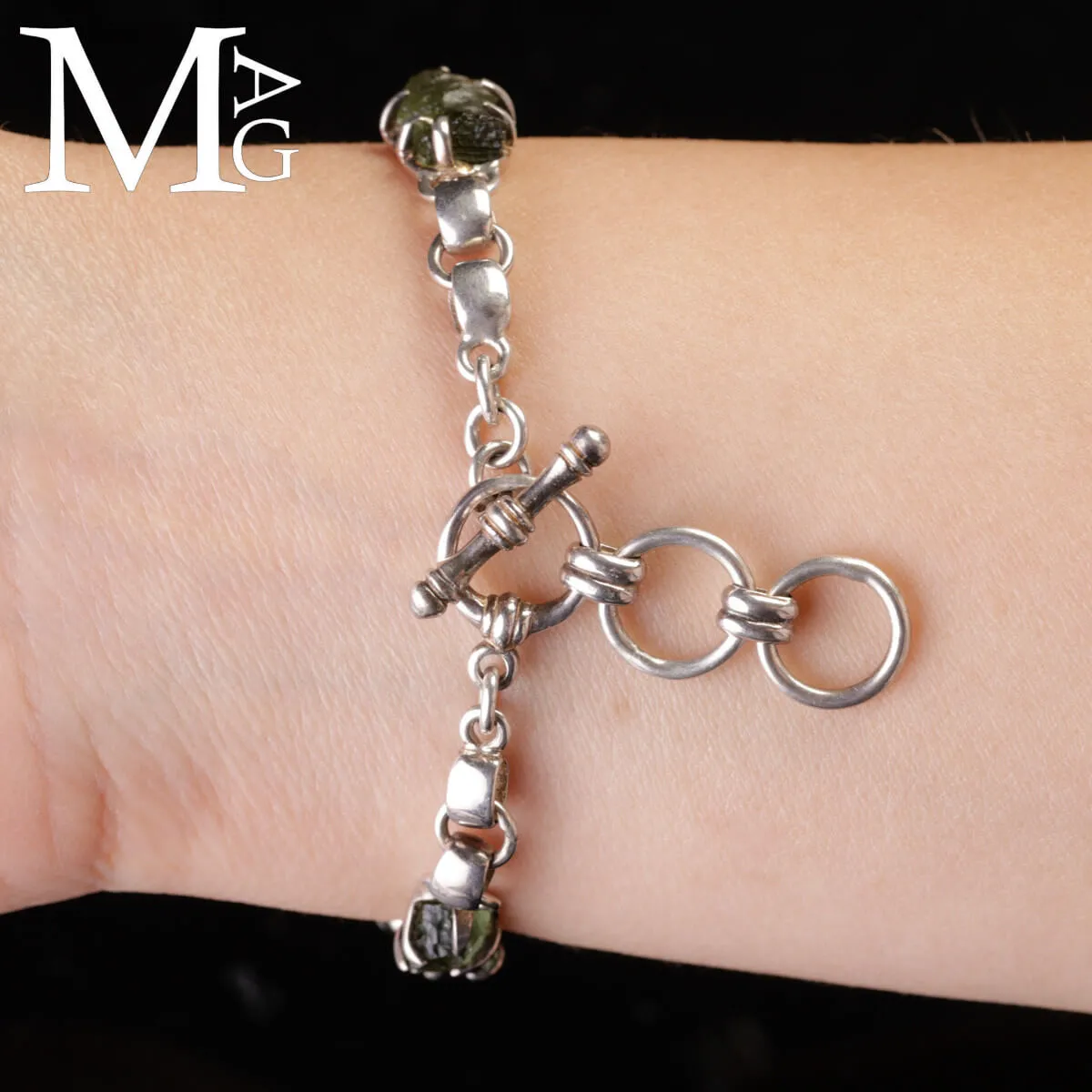 Bracciale in argento con Moldavite Naturale – Energia dallo Spazio