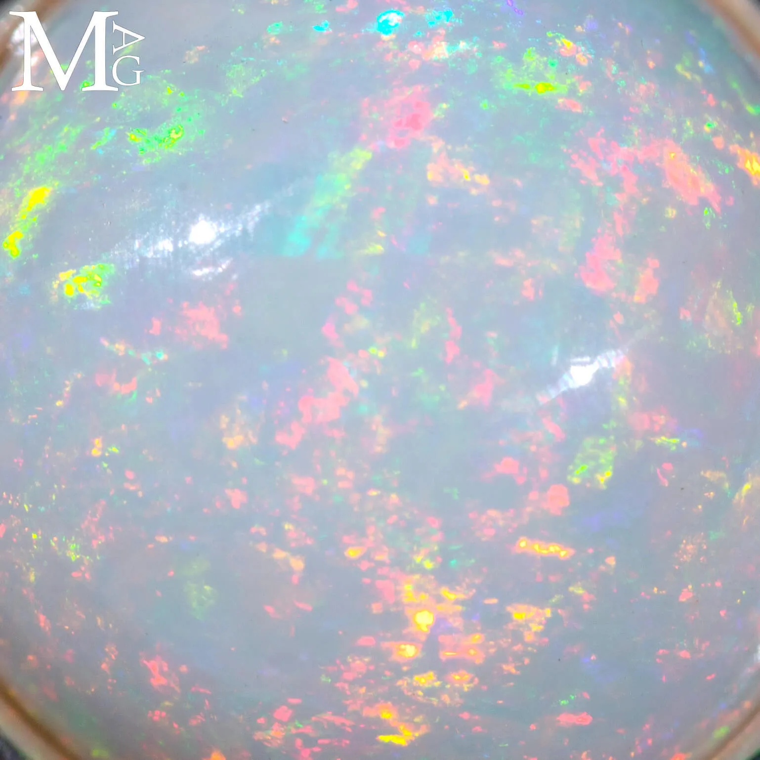 Ciondolo in argento con opale etiope di Welo