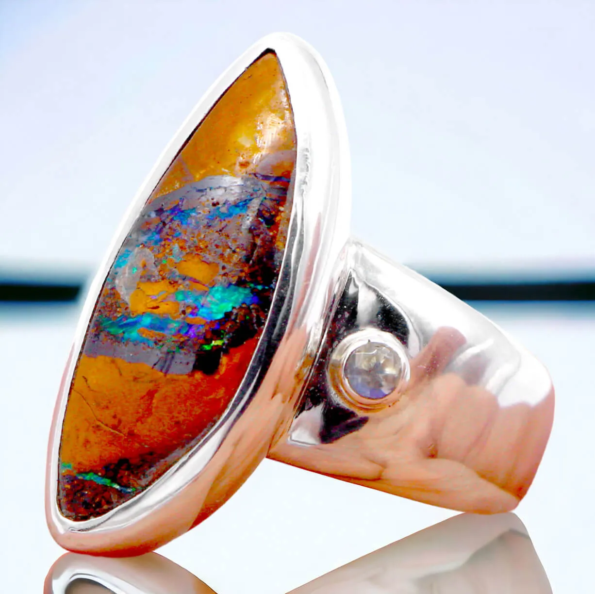 Anello Opale Boulder Australiano.