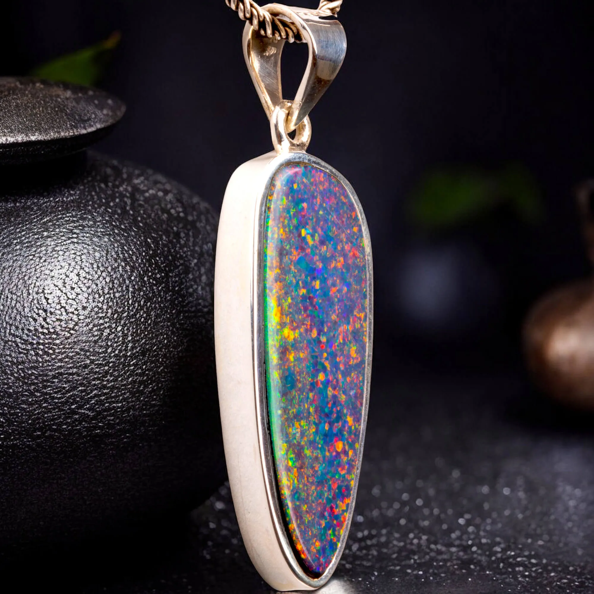 Opale Boulder Australiano in Ciondolo di Argento.