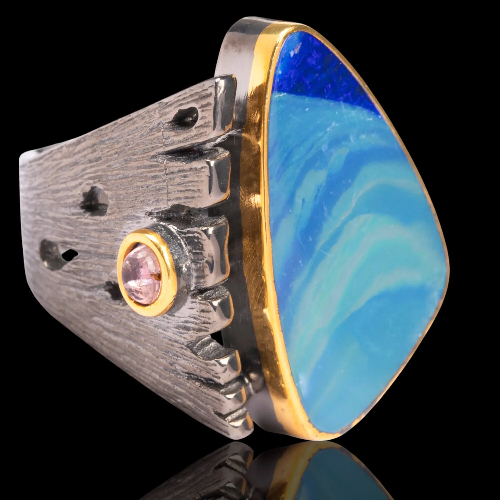 Anello in argento con opale australiano.