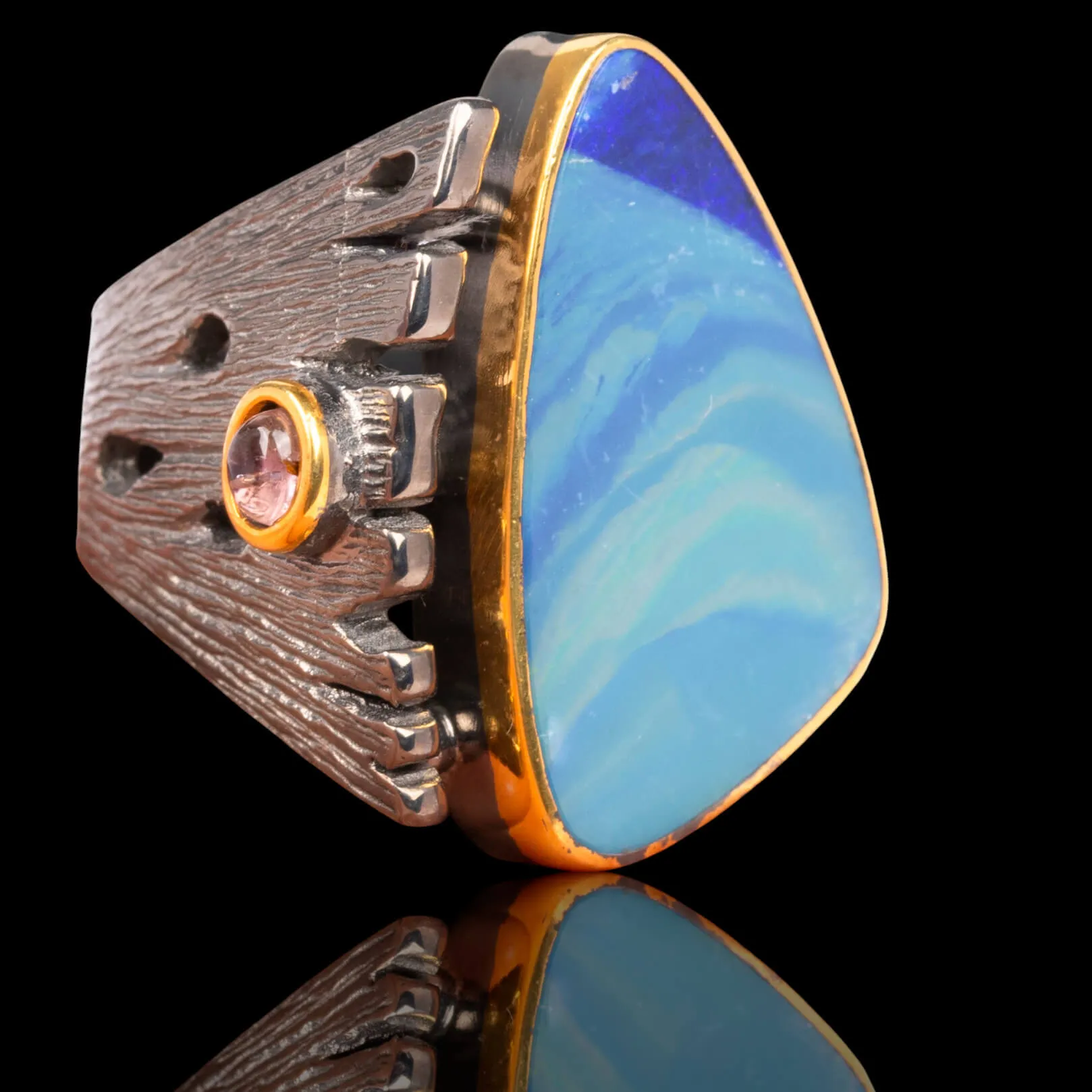 Anello in argento con opale australiano.