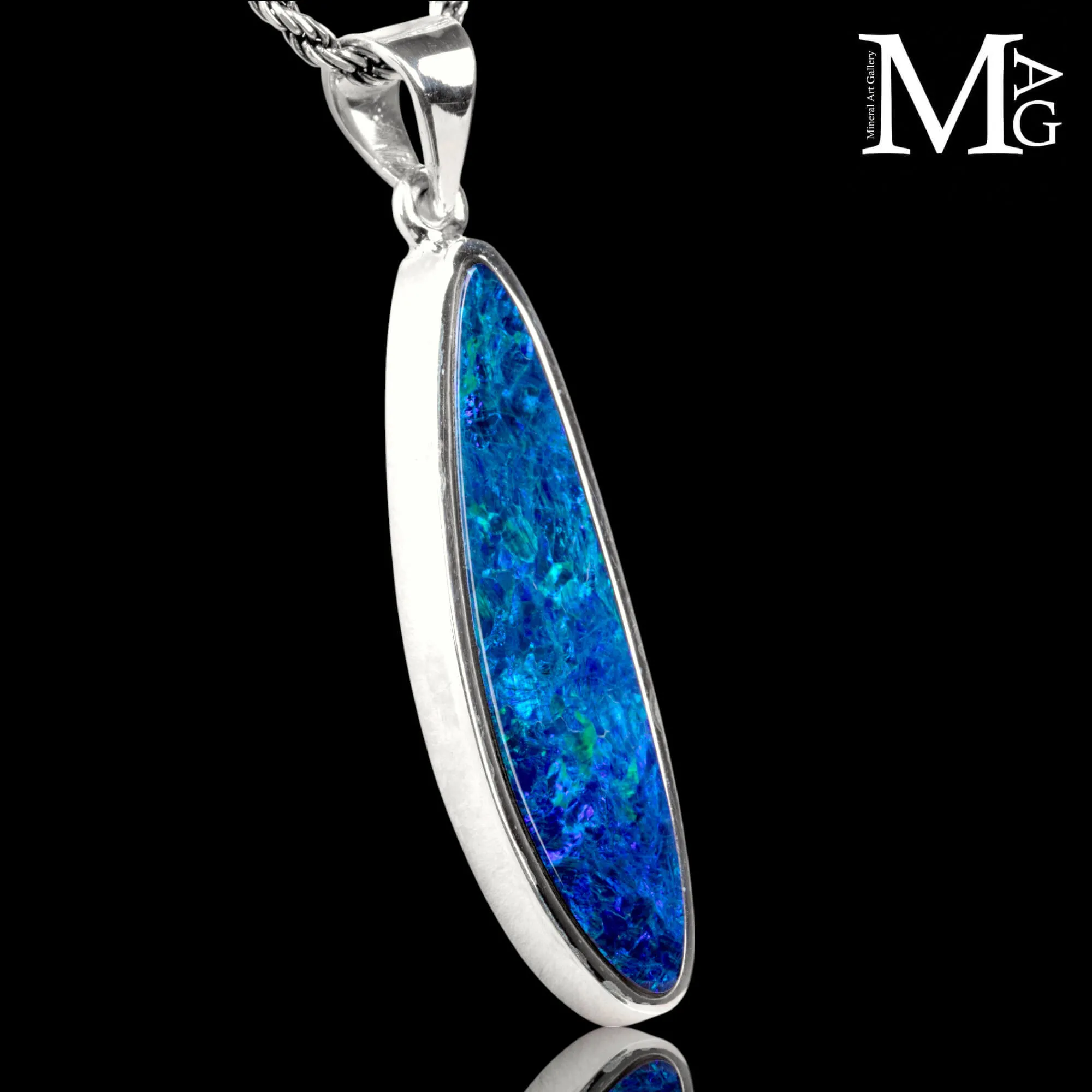 Ciondolo in argento con Opale Australiano di prima scelta.
