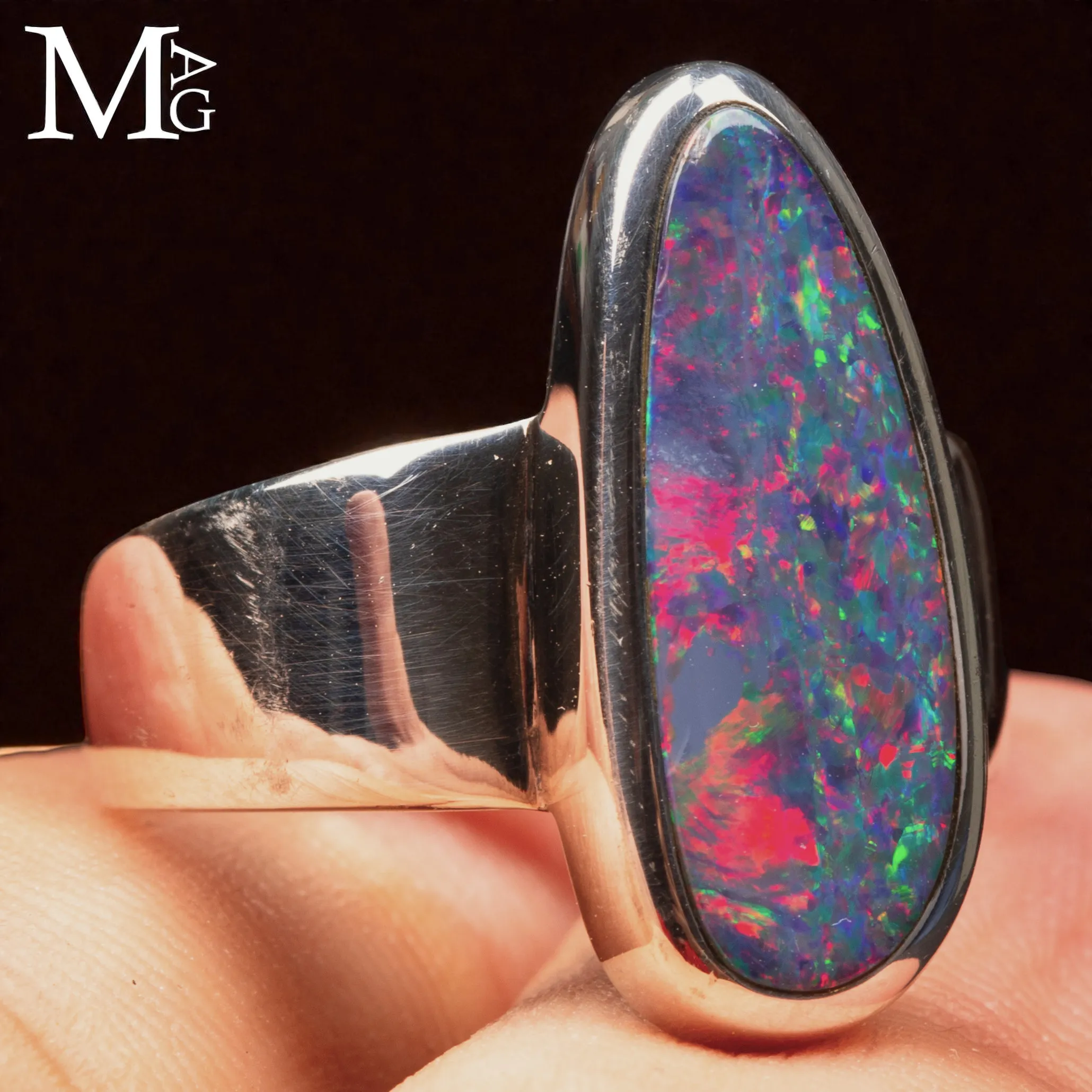 Anello in Argento 925 con Opale Australiano Play-of-Color.