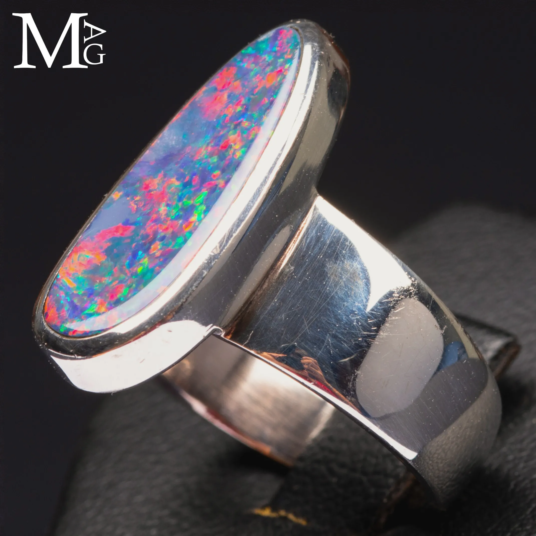 Anello in Argento 925 con Opale Australiano Play-of-Color.