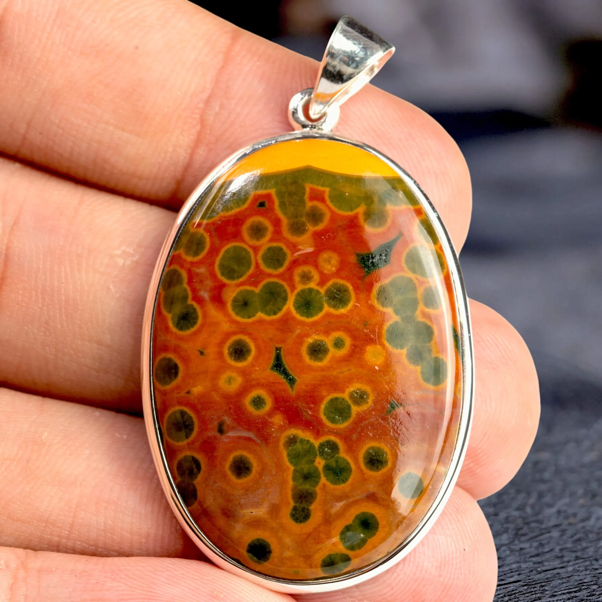 Ciondolo in Argento con Cabochon di Diaspro Oceanico Orbicolare 8th Vein.