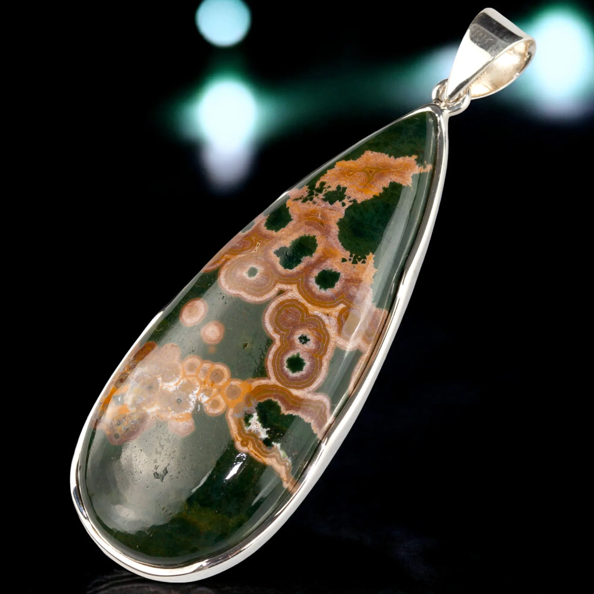 Elegante Ciondolo in Argento con Diaspro Oceanico Orbicolare.