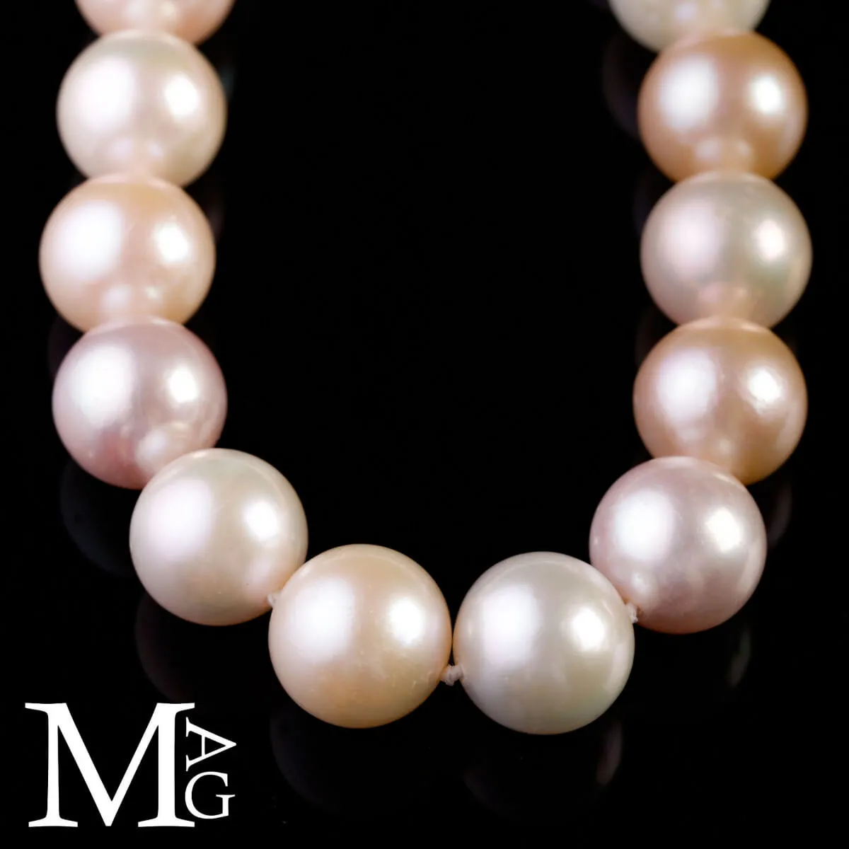 Collana con Perle d’Acqua Dolce – Eleganza Classica in Bianco Rosato