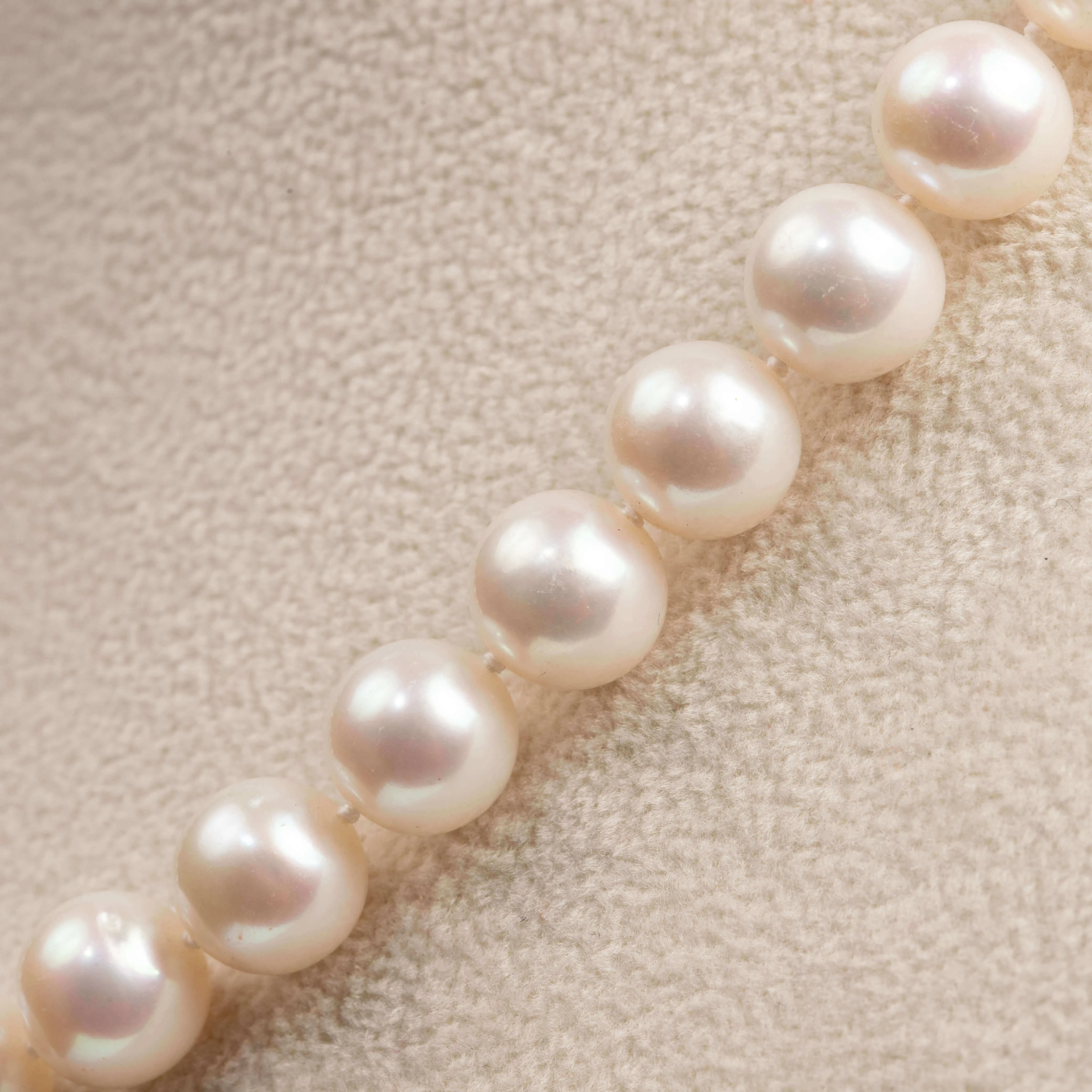 Collana di Perle d'Acqua Dolce: L'Incanto dell'Eleganza.