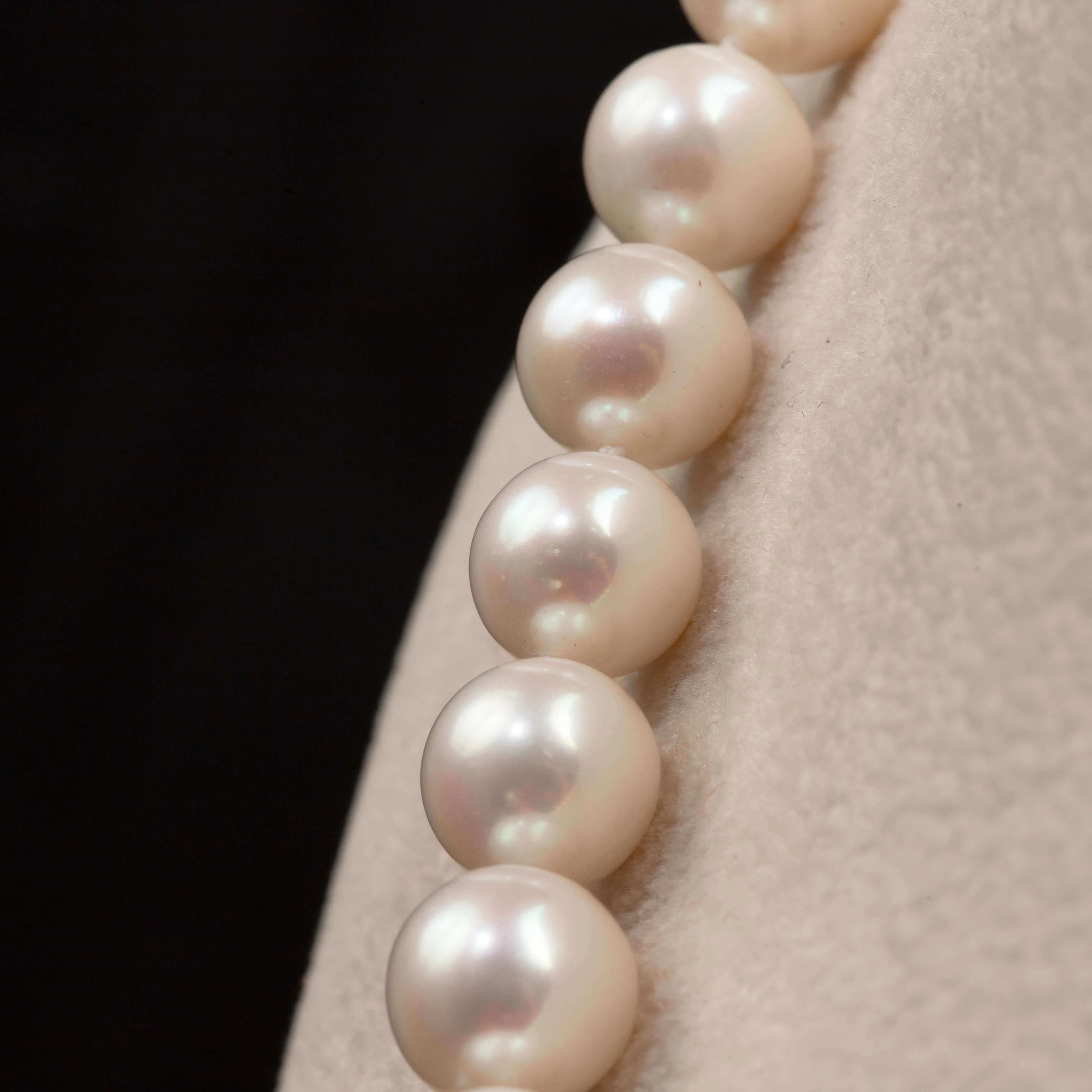 Collana di Perle d'Acqua Dolce: L'Incanto dell'Eleganza.