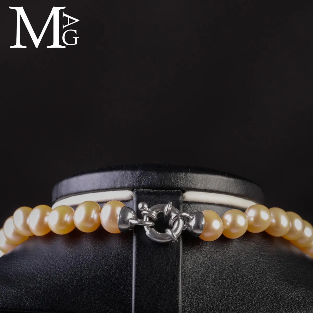 Collana in perle forma ovale – Rosa crema.