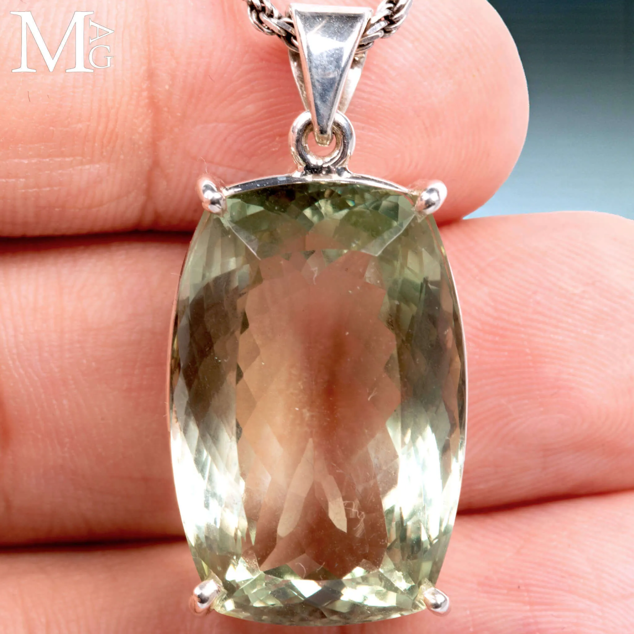 Ciondolo in Argento con Gemma di Quarzo Verde Prasiolite