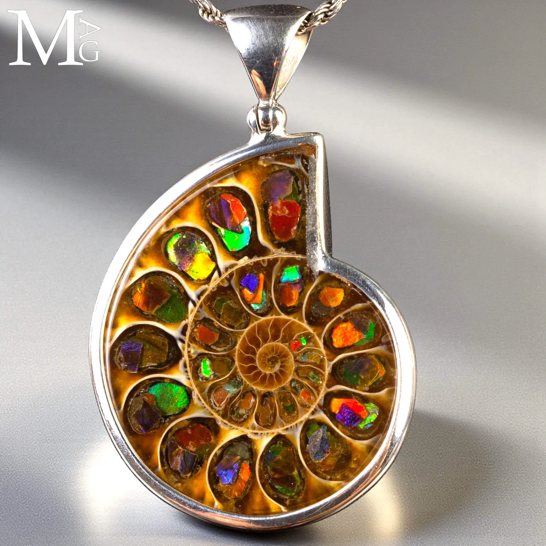 Ciondolo in argento con Ammonite e Ammolite
