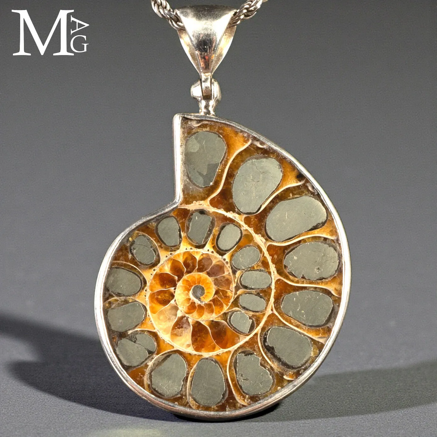 Ciondolo in argento con Ammonite e Pirite