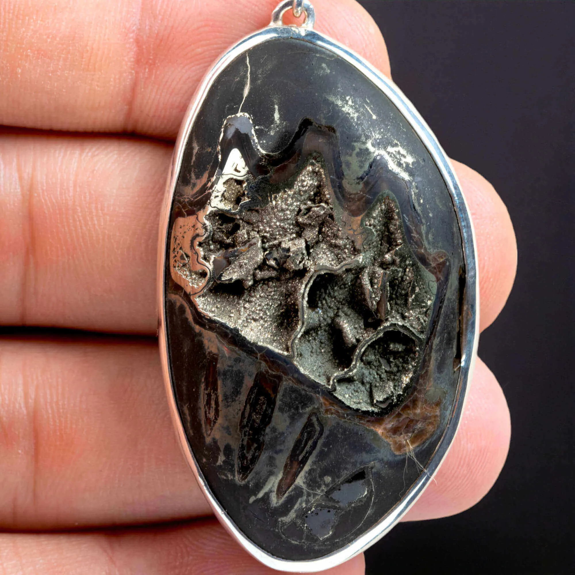 Gioiello in Argento con Ammonite Piritizzata.