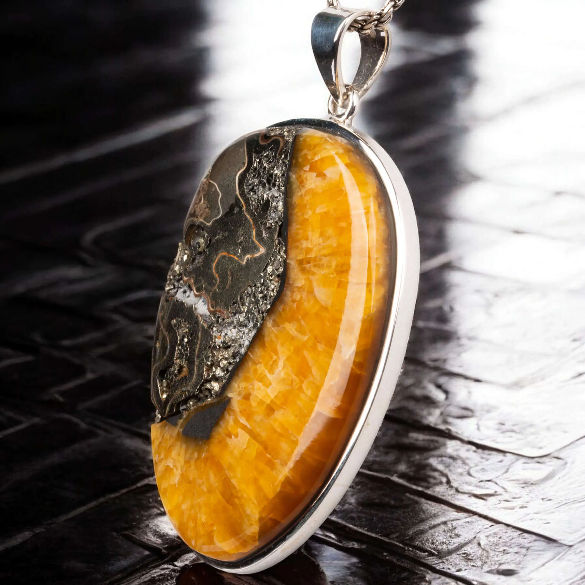 Ciondolo in Argento con Ammonite Fossile Speetoniceras.