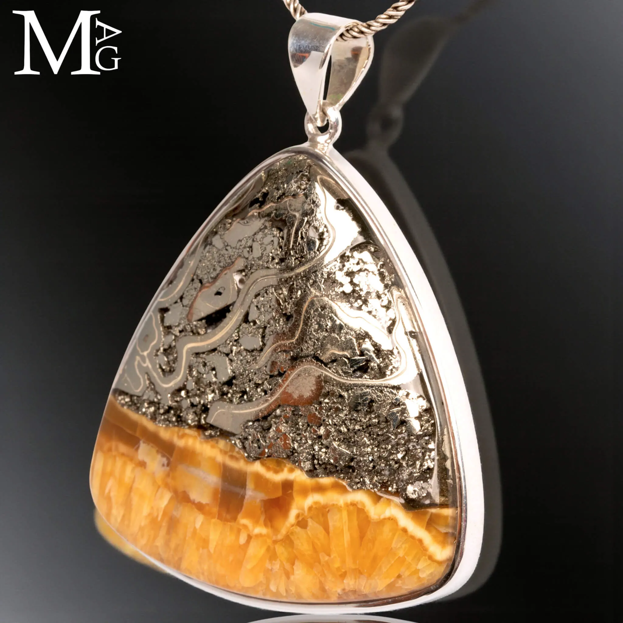 Ciondolo in Argento con Ammonite Fossile.