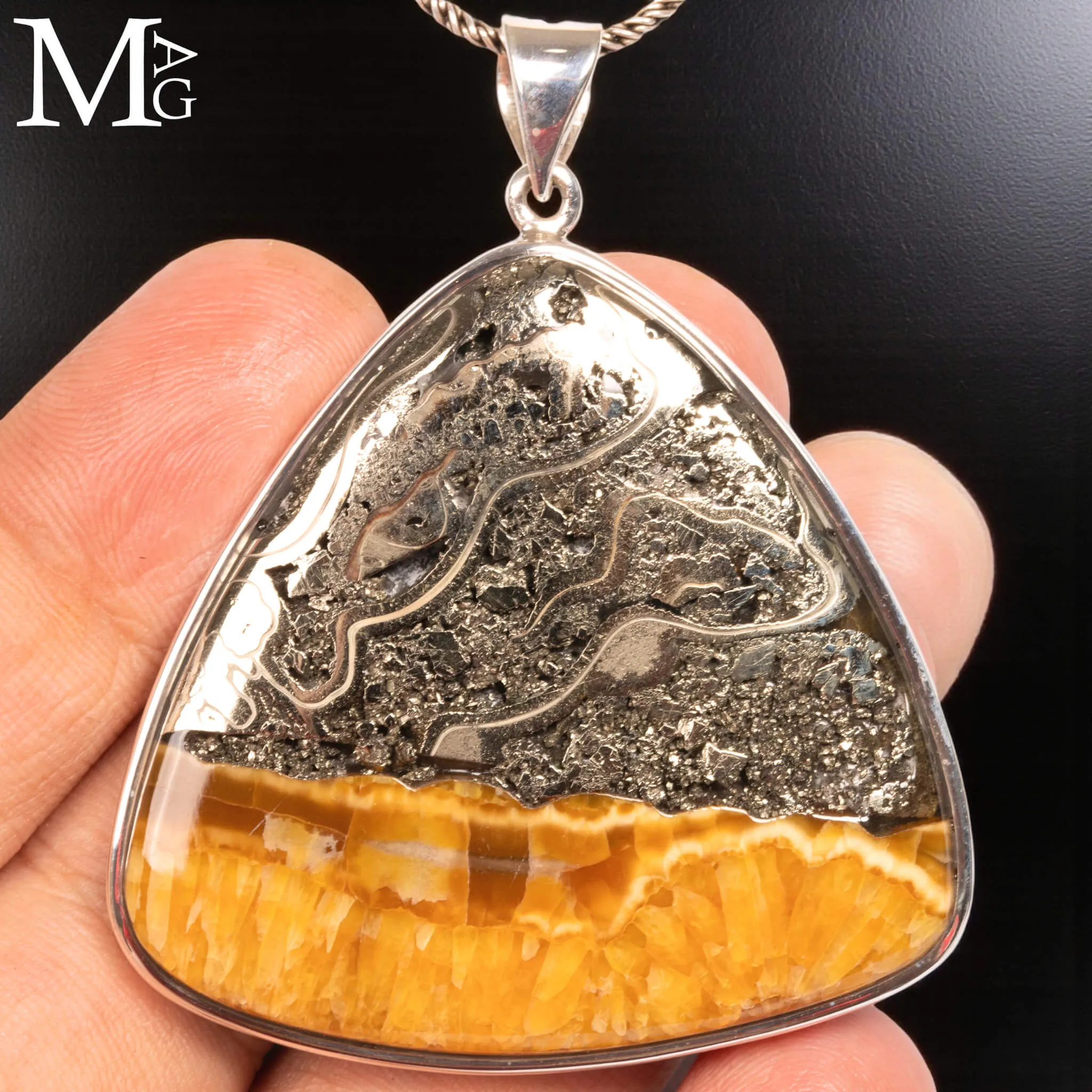 Ciondolo in Argento con Ammonite Fossile.