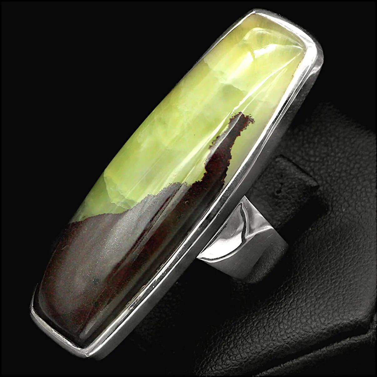 Anello con Gemma di: Prehnite Dorata Australiana.