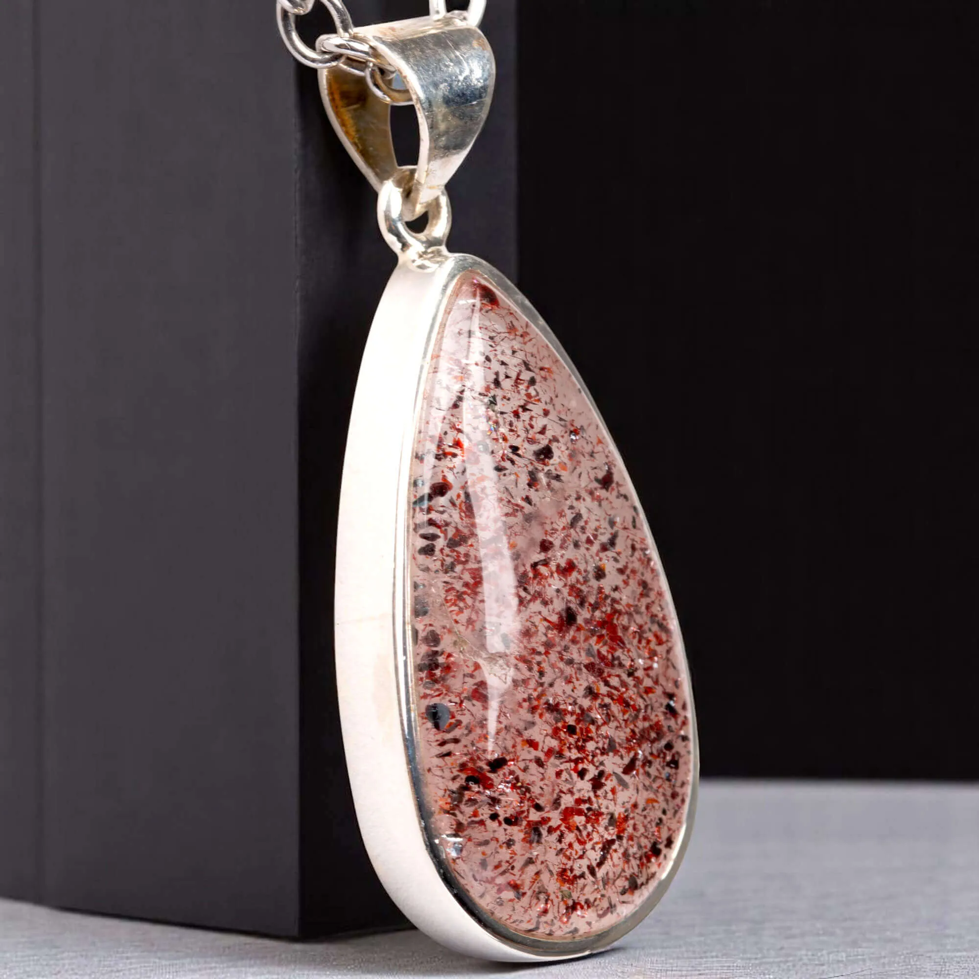 Ciondolo in Argento con Quarzo Fragola a Goccia.