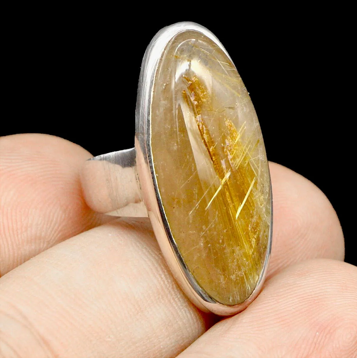 Anello in Argento con Cabochon di Quarzo Rutilato