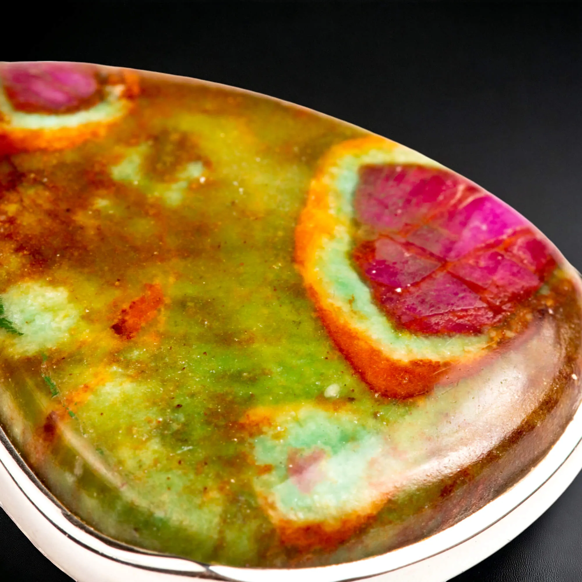 Ciondolo: Sinfonia di Colori della Natura.